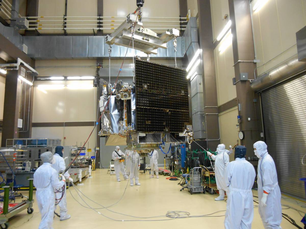 Научный аппарат OSIRIS-REx направился к астероиду Бенну для его исследования