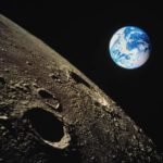 Ученые рассказали о метеоритных бомбардировках Луны
