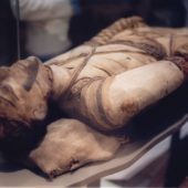 1280px-Mummy_at_British_Museum