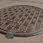 В Китае установили «умные» канализационные люки