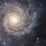 При высокой скорости вращения спиральные галактики «сплющиваются»
