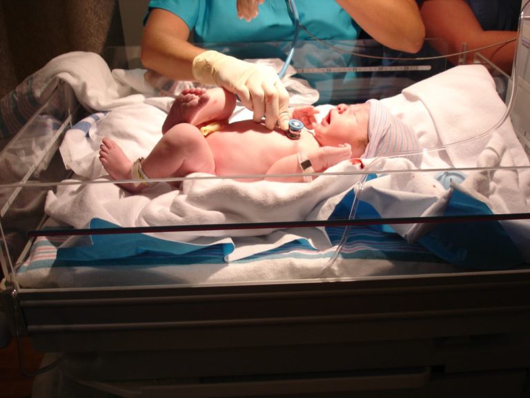 Newborn_checkup