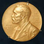 Нобелевскую премию по химии присудили за моделирование химических систем