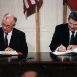 В случае нападения инопланетян Горбачев и Рейган договорились вместе отражать вторжение