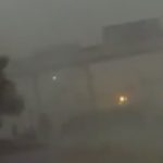 Видео: в США ураганный ветер сдул с моста поезд
