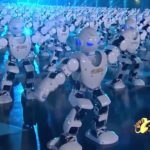 540 синхронно танцующих роботов