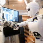 Япония запустила процесс активной роботизации