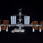 Опасаясь столкновения МКС с обломком спутника, экипаж временно покинул станцию