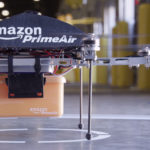 Дроны Amazon начнут спускать груз на парашютах
