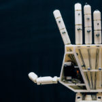 На 3D-принтере распечатали роботизированного переводчика на язык жестов