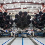 Илон Маск показал полностью собранную Falcon Heavy