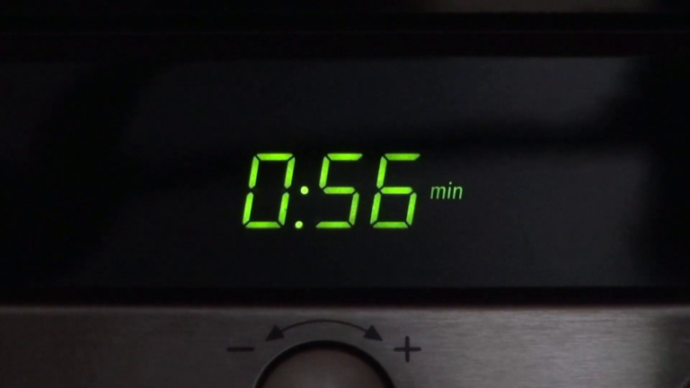 digital-clock-of-microwave-oven-countdown-60-seconds_vhqco2hlg_f0000