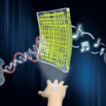 Тонкая «наномембрана» на коже может записывать и воспроизводить звуки
