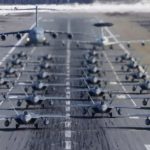 Двадцать четыре истребителя F-22 вышли на «Слоновью прогулку»