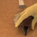 Создана перчатка, которая поможет людям с протезами ощущать объекты