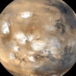 Появление облаков на Марсе связали с метеоритной пылью