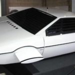 Илон Маск рассказал о создании автомобиля-субмарины из фильма про Джеймса Бонда