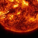 «Кашляющий» красный гигант поможет понять, как умрет Солнце