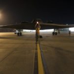 Видео: бомбардировщики B-2, похожие на неопознанные летающие объекты