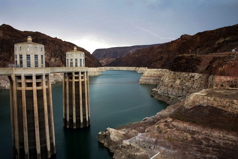 Запад США ждет аномальная засуха. Впервые в истории правительство готовится к ограничениям подачи воды