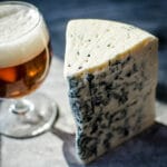 Люди железного века пили пиво и закусывали сыром с плесенью