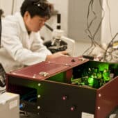 Лазер помог изменить размер и химический состав наночастиц