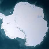 Вид на Антарктиду и Южный океан из космоса