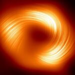 Астрономы получили изображение магнитных полей вокруг черной дыры Стрелец А*