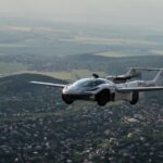 Летающий автомобиль AirCar совершил первый полет с пассажиром