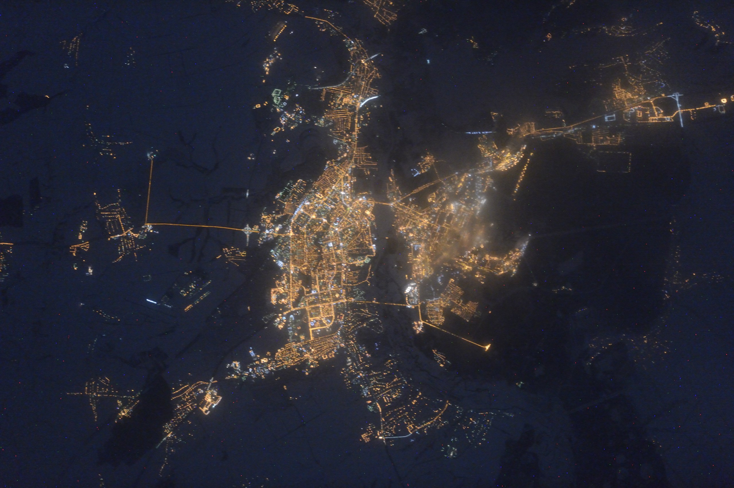 Петропавловск со спутника в реальном времени. Лас-Вегас снимок из космоса. Лас Вегас из космоса ночью. Лас Вегас снимки со спутника. Липецк из космоса.