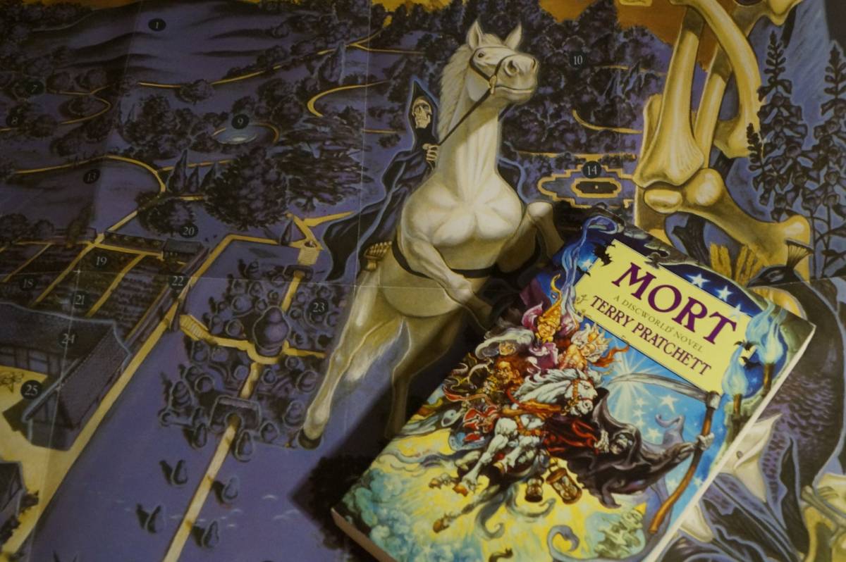 Карта с владениями Смерти и роман "Мор, ученик Смерти" британского писателя Терри Пратчетта