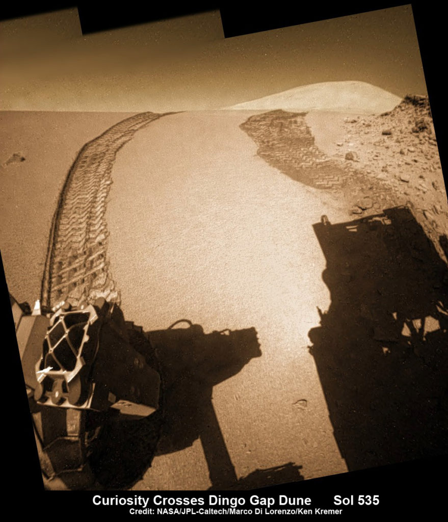 Curiosity почти без проблем пересек песчаные дюны – иллюстрация к материалу на Naked Science