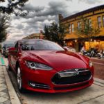 Электромобилем Tesla можно будет управлять без рук