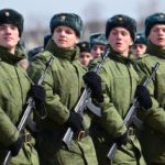 СМИ: в армию РФ запретили брать iPhone