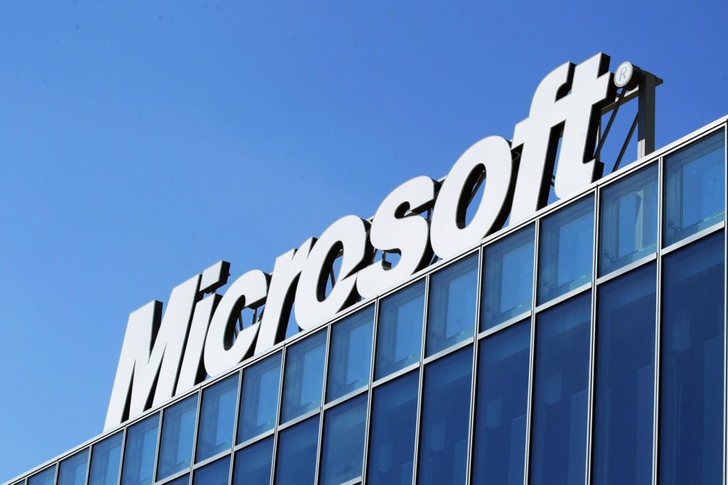 Продукция Microsoft подорожает в России до 30% – иллюстрация к материалу на Naked Science