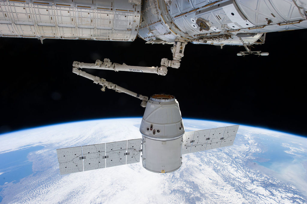 В NASA выбрали компании, которые создадут новые пилотируемые корабли – иллюстрация к материалу на Naked Science
