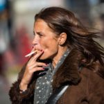 Ученые: почти 10 процентов больных раком продолжают курить после диагноза