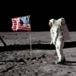 Newsweek: США хотели взорвать ядерную бомбу на Луне