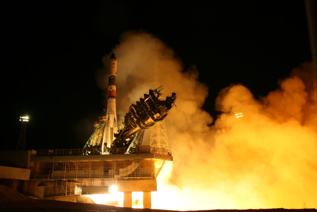 NASA продолжит отправлять астронавтов на МКС российскими кораблями – иллюстрация к материалу на Naked Science