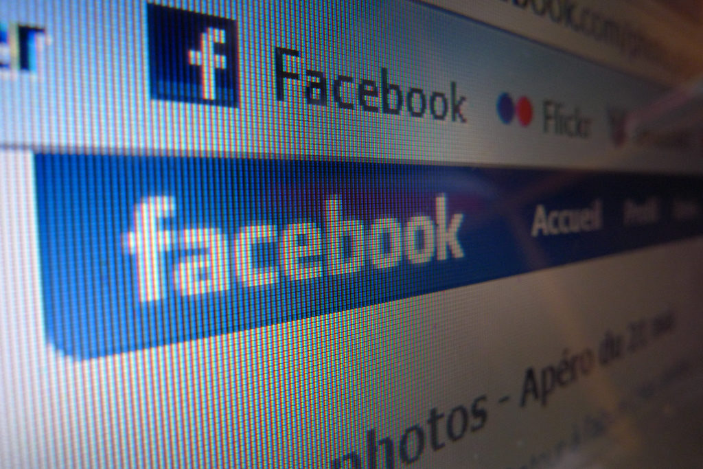 Сбои в работе Facebook – иллюстрация к материалу на Naked Science