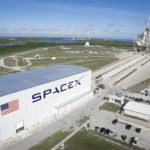NASA оформило заказ на первый пилотируемый полет к МКС для SpaceX