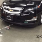 Крошечные роботы сдвигают с места автомобиль