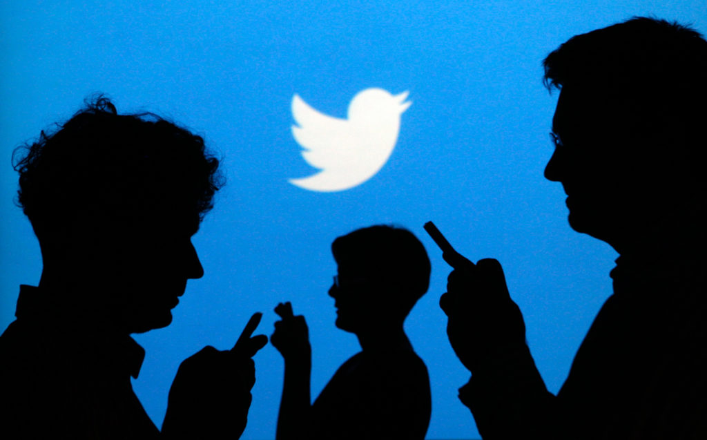 Twitter подала в суд на власти США из-за слежки – иллюстрация к материалу на Naked Science