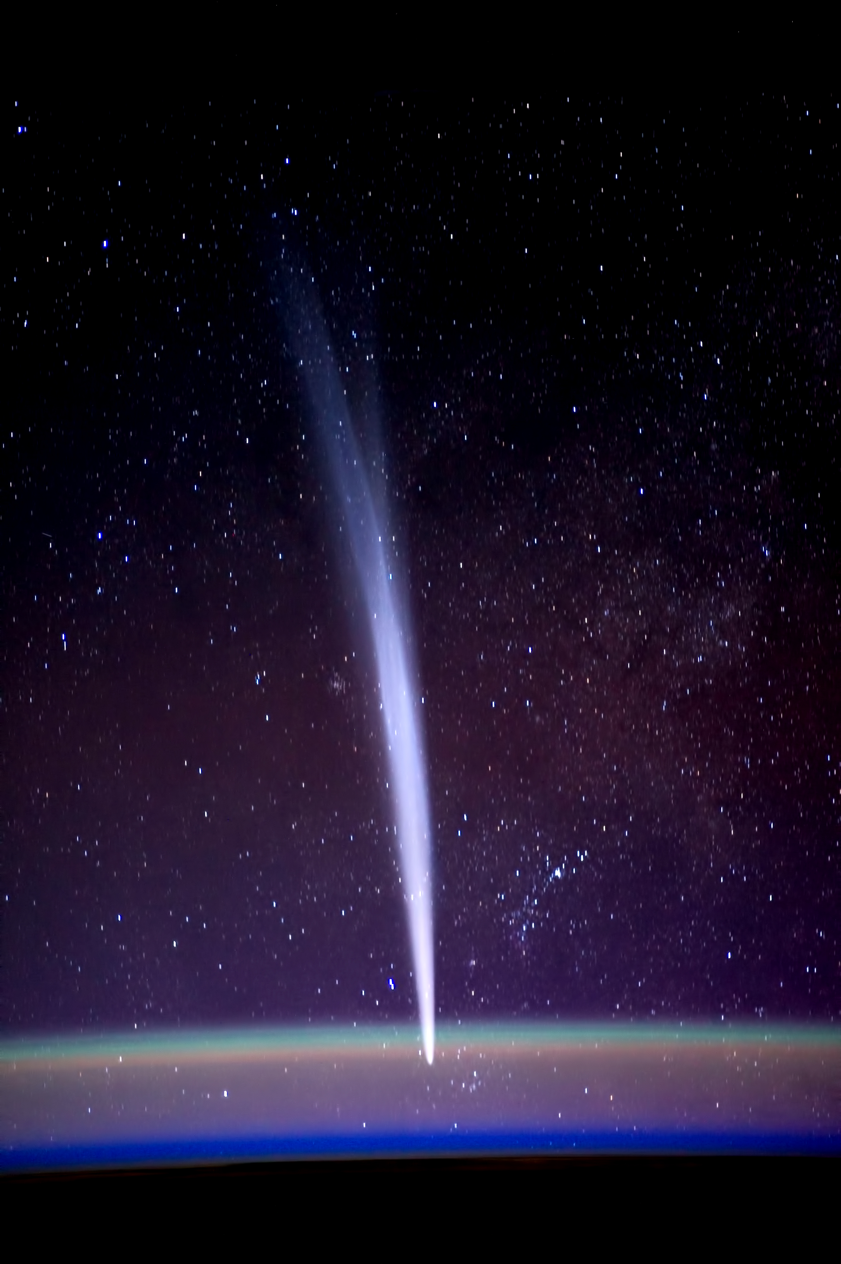 Comet_Lovejoy_photographed_by_Dan_Burbank