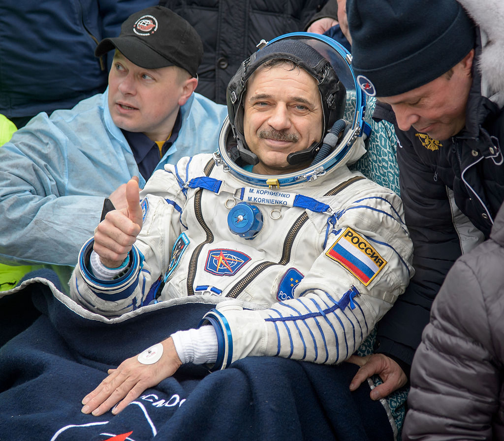 Expedition_46_Landing_(NHQ201603020007)