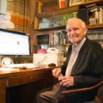 Приз «За авторский вклад в развитие кинотехники» получит 100-летний ученый Виктор Комар