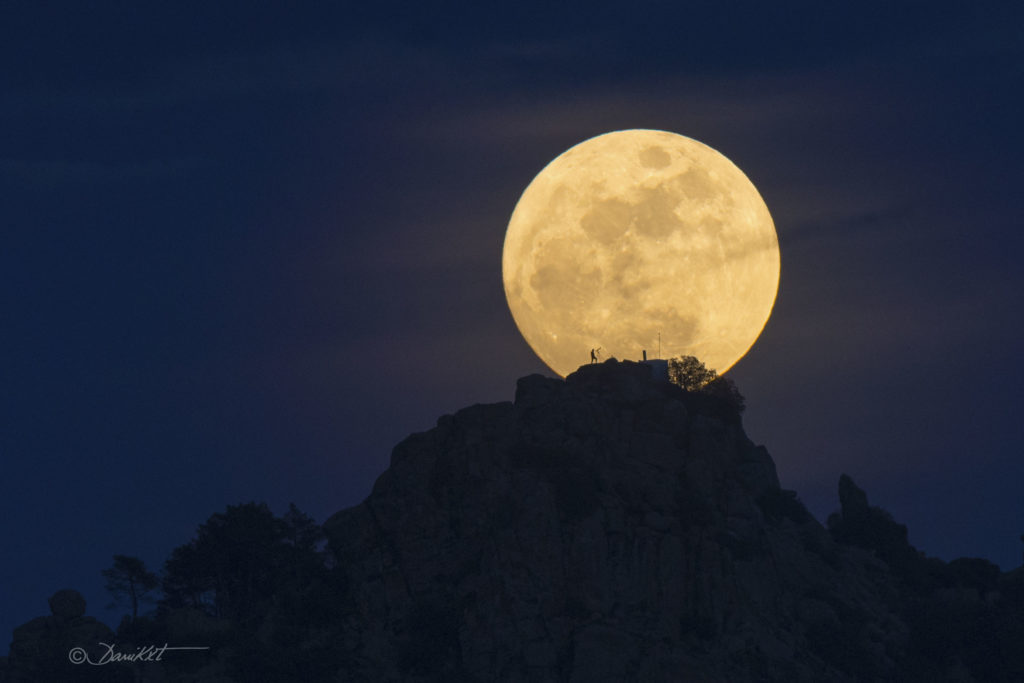 ManInMoon_Caxete_2770