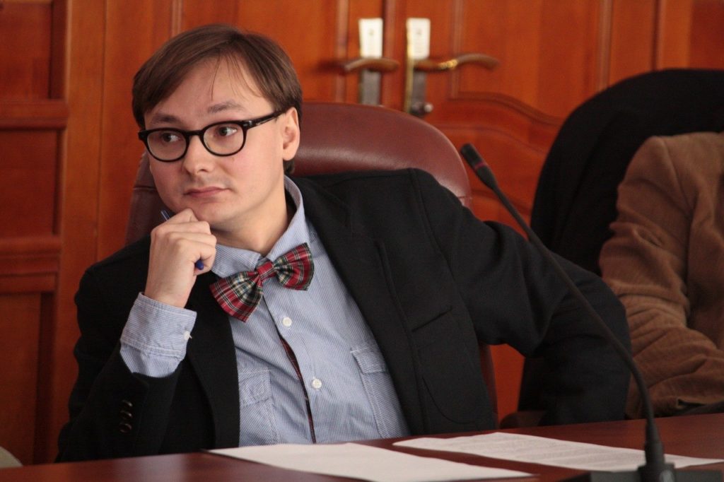 Дмитрий Ольшанский: «Сегодня романы мало кто пишет, поэтому и романтических отношений в современном мире почти нет» – иллюстрация к материалу на Naked Science