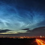 В небе Челябинска и Екатеринбурга люди наблюдали необычное свечение