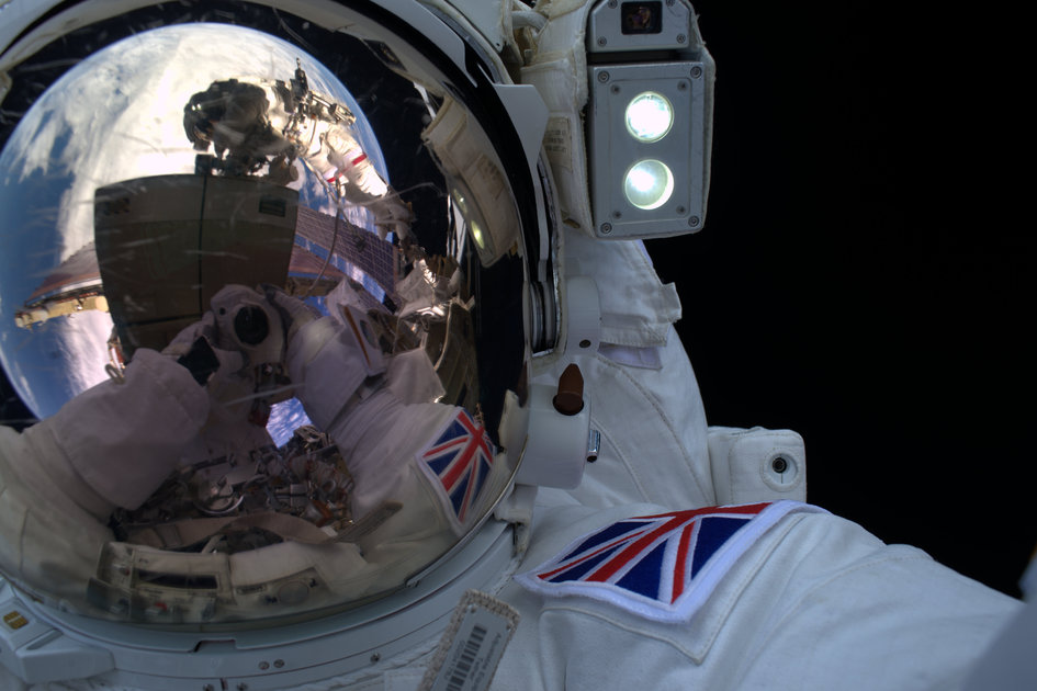Tim_s_spacewalk_selfie_fullwidth